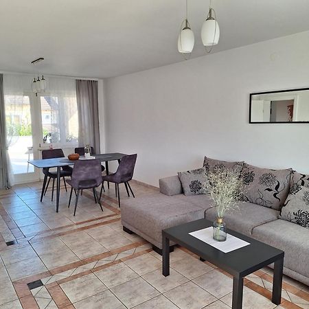 Apartments Place4You Бйеловар Екстериор снимка