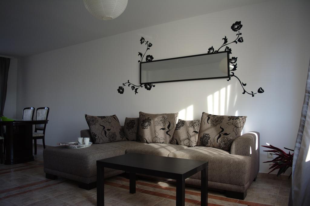 Apartments Place4You Бйеловар Екстериор снимка