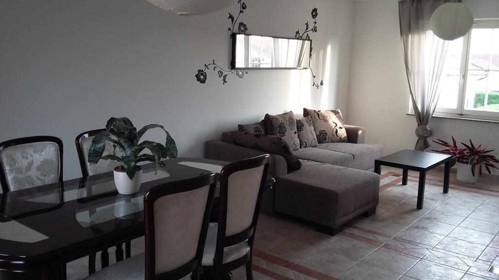 Apartments Place4You Бйеловар Екстериор снимка